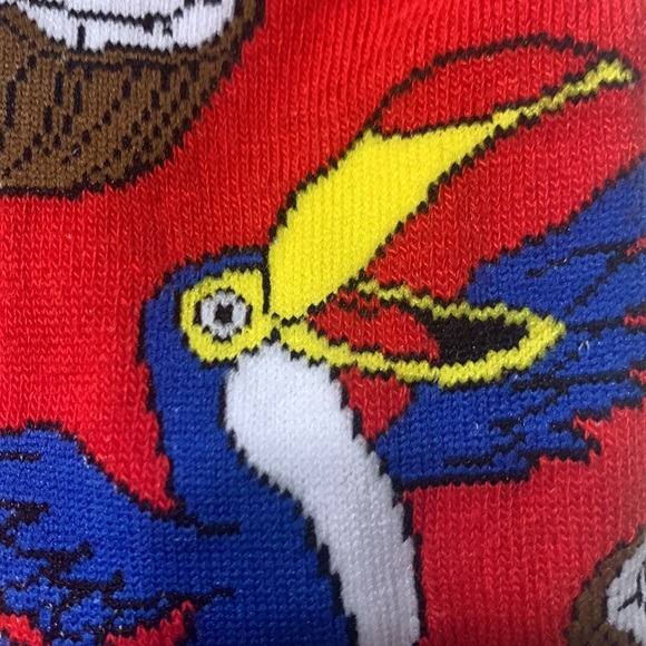 Main and Local TOUCAN Play That Game One Pair Unisex Novelty Crew Socks - Picture 6 of 7